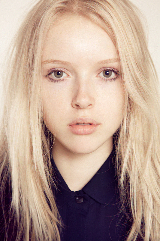 ashliebryn:  Holly Fogg by Olivia Malone