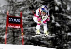 keep-calm-and-ski-race-on:  Lindsey Vonn wins her 62nd World Cup race, tying Annemarie Moser-Pröll’s all time wins record.  Lindsey Vonn (USA) Elisabeth Goergl (Austria) Daniela Merighetti (Italy) (x)