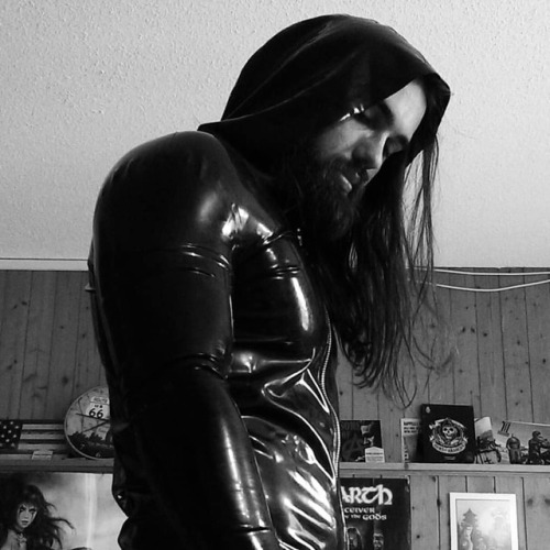 #latex #rubber #latexfetish #rubberfetish #latexcatfish #gummi #beard #latexfashion #rubberfashion #