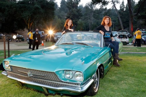 fandomshatewomen: corazondecenicero: Geena Davis and Susan Sarandon reuniting for Thelma and Louise 