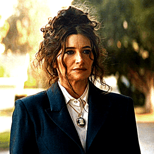KATHRYN HAHN As AGATHA HARKNESS Agatha All Along (2024) 1.02
