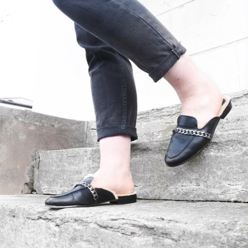 Haven’t taken theses @boohoo mules off since I got them See how I style them in my latest blog