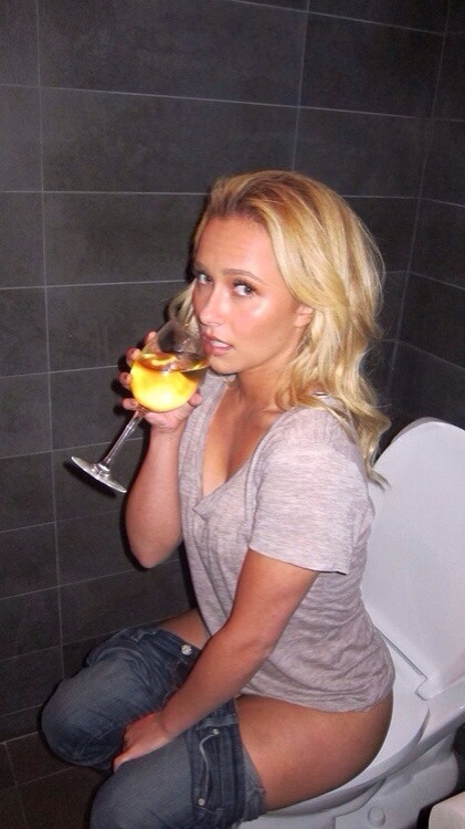 Porn mmmmtits:  Hayden panettiere photos