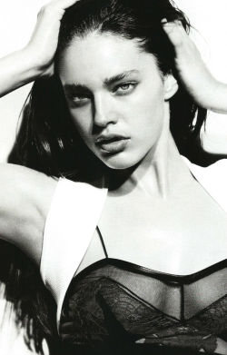 deseased:  emily didonato for numero #119, photographed by liz collins 