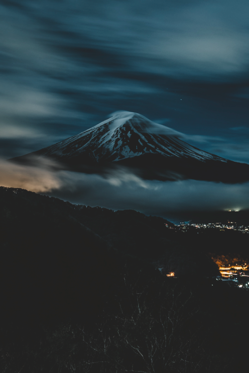 Porn photo dsxsdx:  Mount Fuji at Midnight