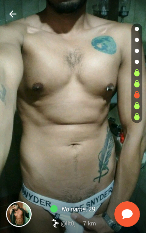 hornetcdmx:  Que rico pasivo tatuado