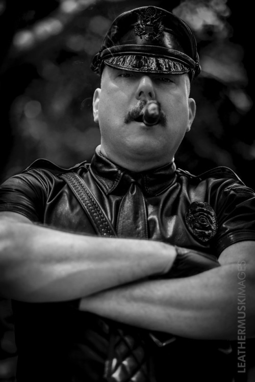 b-e-a-r-af: leathermusk: His smoke hung heavily in the air… ❤️ GRRRRRRR WOOOOF