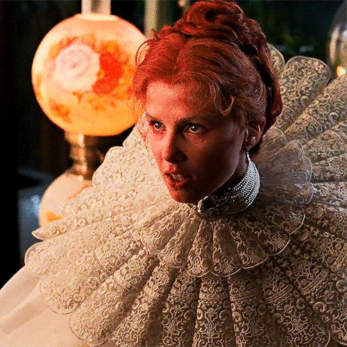LUCY WESTENRA In BRAM STOKER'S DRACULA (1992)dir. Francis Ford Coppola
