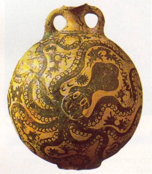 shiningjasmin:shiningjasminCretan vase.Is depicted an octopus sea.Minoan pottery, 1700-1450 BC.Archa