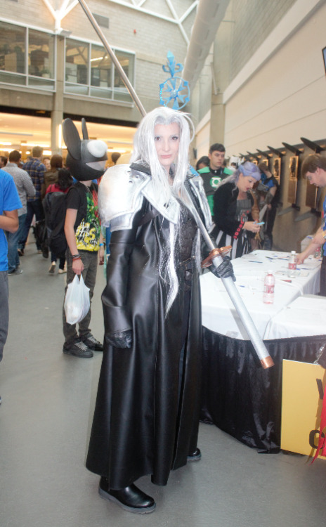 I was only at Edmonton Expo for about 6 hours, but here are the photos I snagged! If its you leave m