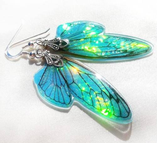 Grab these earrings made from real cicada wings (ethically sourced and #crueltyfree as always) in my