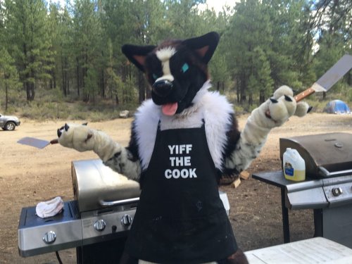 keyhollow:omega-bellum:weltall2:Never knew @keyhollow to tackle the grill like that. NO