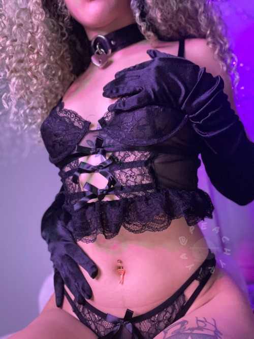 peachyriya:🖤🖤🖤