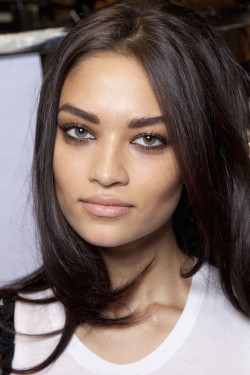 vicsecretmodels:  Shanina Shaik