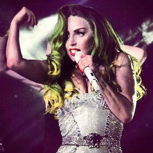 artpop-littlemonstergaga:  Lady Gaga tonight :’)