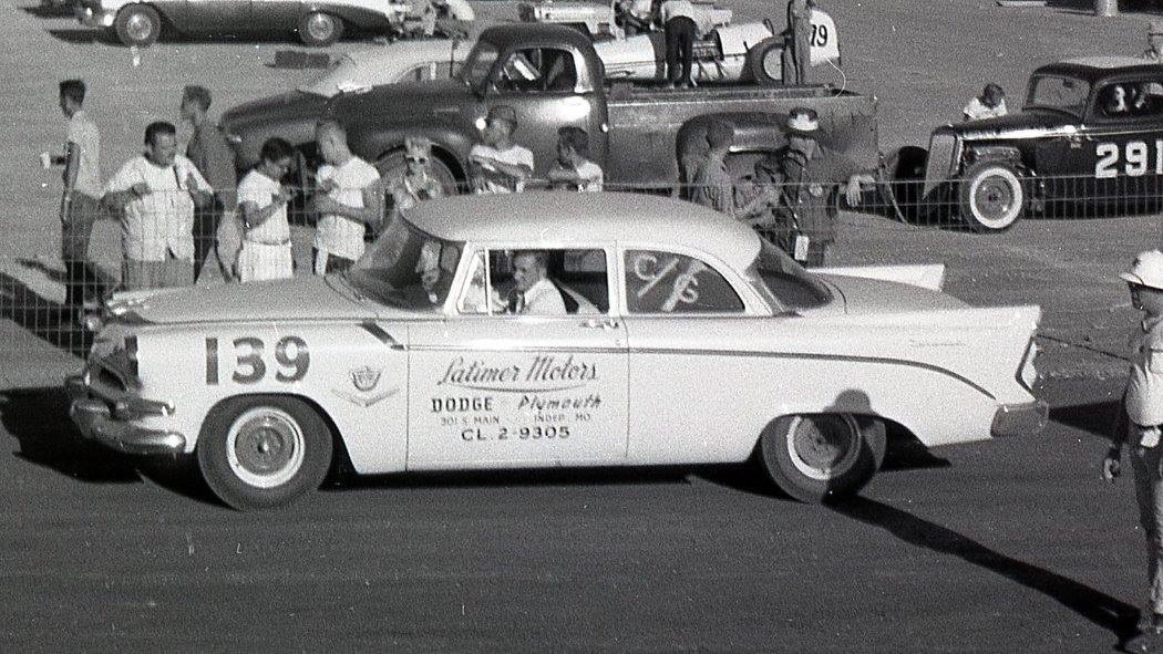 hotrodzandpinups:Old school