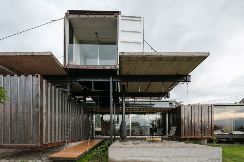 architags:  Daniel Moreno Flores &amp; Sebastian Calero. RDP/ Shipping Container