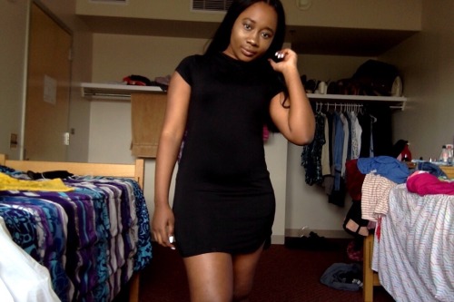 lifebut-adream:little black dress