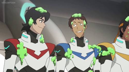 sorashiro-blank:  The trend of the Red and Blue gays continues