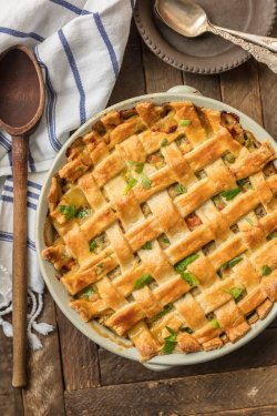 foodffs:  CHICKEN POT PIE CASSEROLEFollow