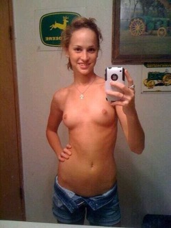 uneversawitcoming:  Deere selfshotView Post