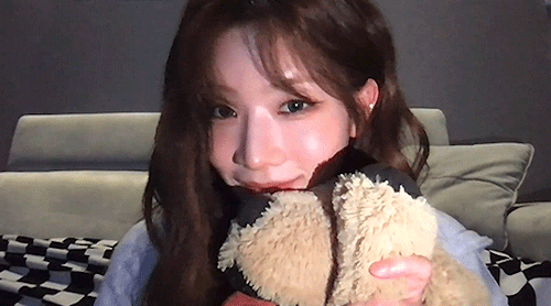 Kim Lip - It's Beginning To Look A Lot Like Christmas
