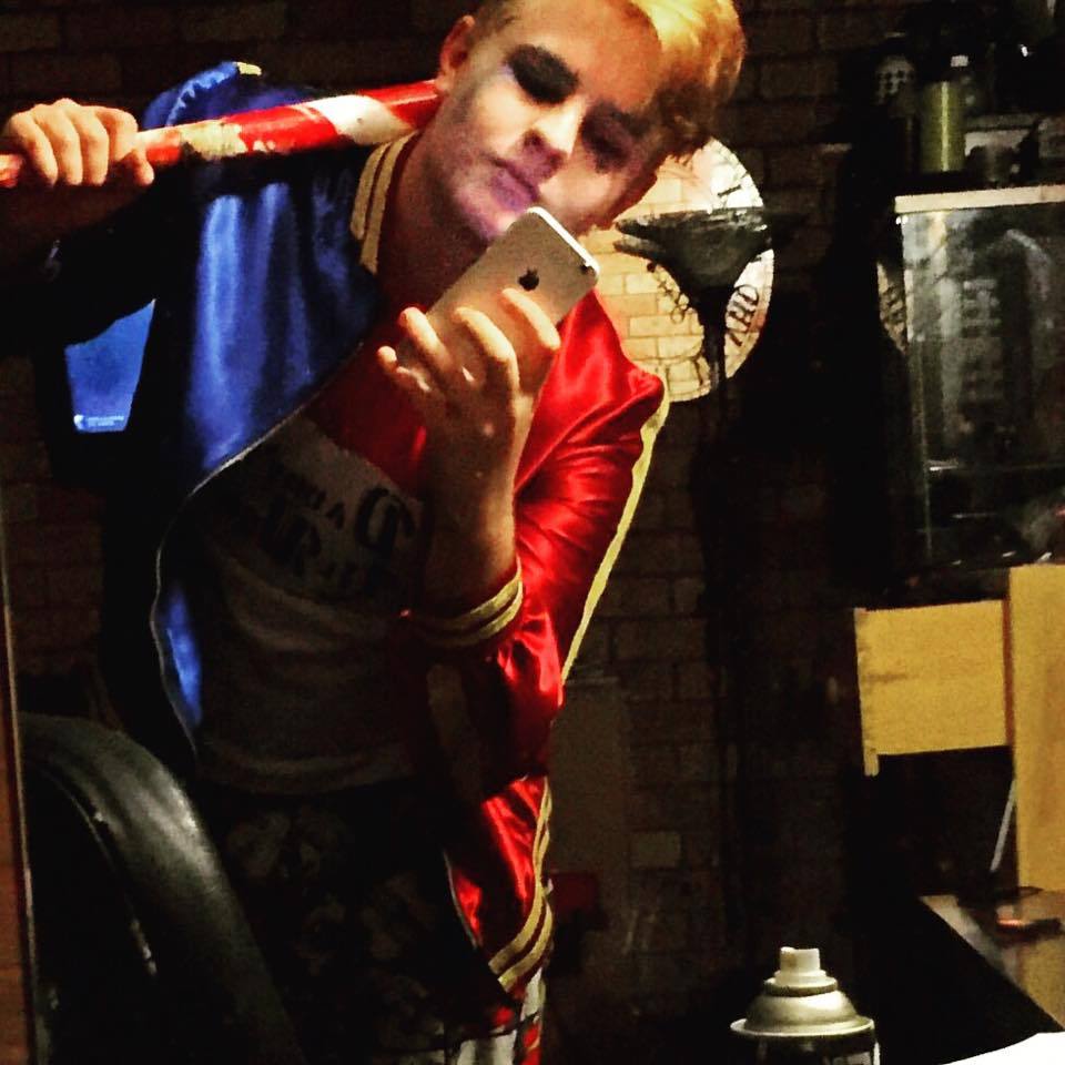 nerdy-king-of-hell:  titansofcosplay:  My Male Harley Quinn. There Are More Pictures