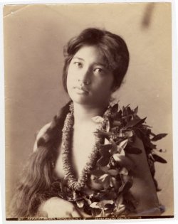 islandhulagirl:sailorgil:  &ldquo; Hawaiian Maiden &quot;  …  Typical of what greeted the arrival of whaling seaman at Lahaina, Maui in the 1820’s: Whalers and missionaries arrived in Lahaina in the 20s of the XIX century, but soon came into conflict. Sho