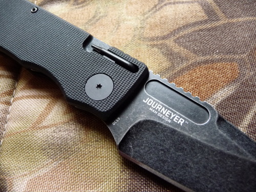 ru-titley-knives:  CRKT Journeyer.I recently had one of these new  CRKT Liong Mah design UK legal folders in the workshop for a fellow BritishBlades member  who wanted a kydex sheath for it .The clever designed slip joint type folder carries a T6 Torx