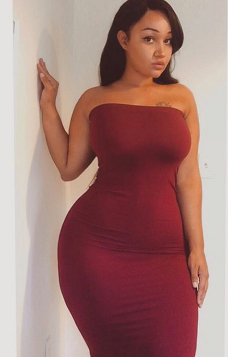 jazziedadd:  Sexy. Gorgeous &amp; CurvyLicious…   Ms DarlaDimplez 💚💛💜…..