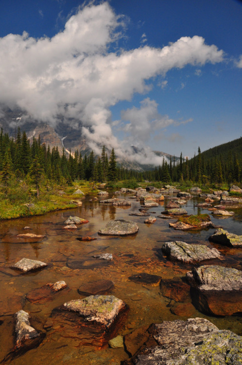 breathtakingdestinations:Moraine Lake - Banff National Park - Canada (by Bill Garcey) 