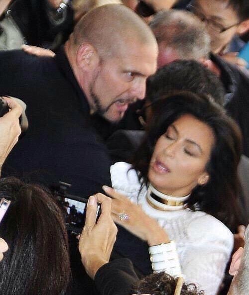 vlgilante:  Friend: “Nah, I don’t have wifi” 