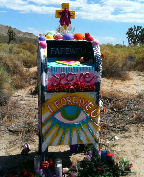 stabbingstabbed:mailbox for the dead / gerard’s concept art / salvation mountain CA