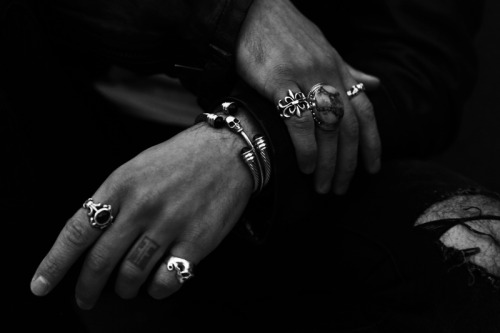 blackonblackout:  More details