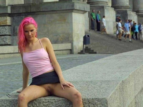 Porn flashinginstores:  Love her hair and flashing photos