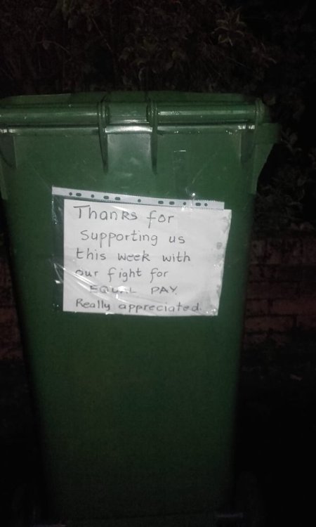 class-struggle-anarchism:Glasgow says thanks to refuse workers after strike walkoutEvery refuse work