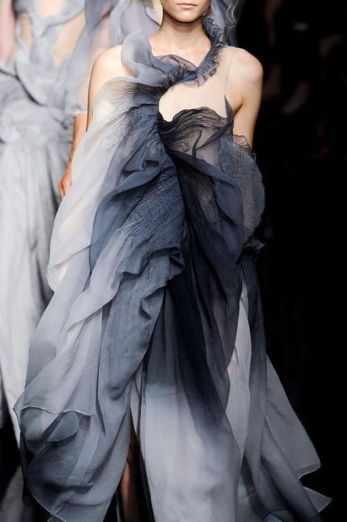  Yiqing Yin Haute Couture 2013 