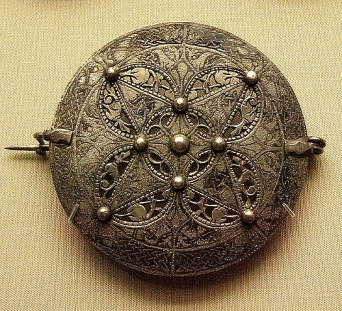 9c silver disc brooch, late Anglo-Saxon.