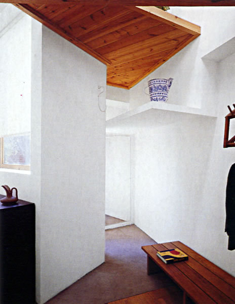 Enric Miralles - La Clota House. Barcelona, Spain. 1996 The two parts of the project are united by a