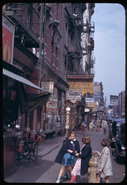 onceuponatown:  New York 1941-1960. By Charles Cushman.  GRINDHOUSE® KODACHROME