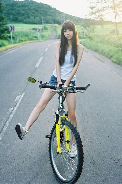 kawaii-kirei-girls-and-women:  可愛い 佐野ひなこ 逢沢りな 鈴木愛理