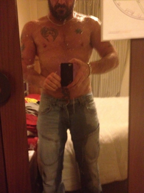 tattsandkink:  Love pissing jeans   HOT!!!