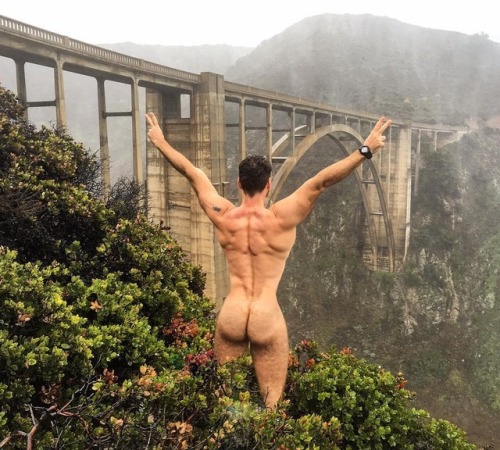 mega-sexystuff-world:Michael-Gregus—–https://www.instagram.com/misteroutdoors/