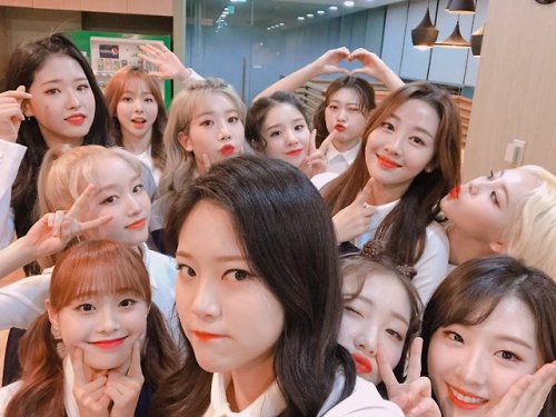 fyloona:181006 / loonatheworld: Hello, it’s Choerry!!It’s rainy and cold day, so pl