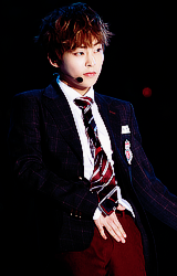 Porn photo secrethideoutme:  Kim Minseok, his body touch