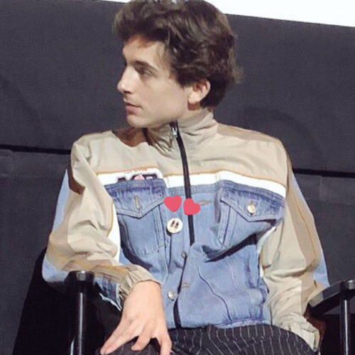 Timothée Chalamet ( @tchalamet ) wore my LADY BIRD badge @elllaaa_timo sent him! I am incredi