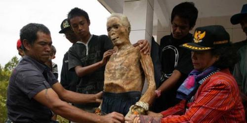 sixpenceee:  THE TORAJO AND THEIR FUNERAL RITUAL The Torajo are an indigenous group of people that live in Indonesia. For them a funeral is a celebration. There are no tears shed, rather it’s like a going away party. The Torajo work extremely hard to