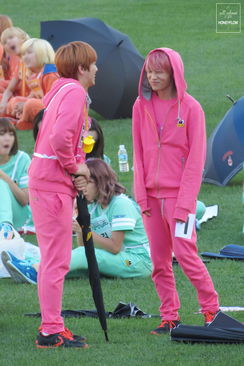 bethe1all4one:  130903 Idol Star Athletics Championship [© honeyflow]Do not edit.     