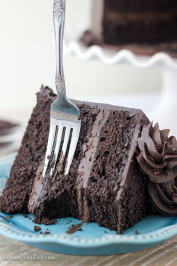 fullcravings:  Decadent Chocolate Stout Cake