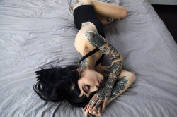 grinned:  Hannah Snowdon by jadecarneyphotography